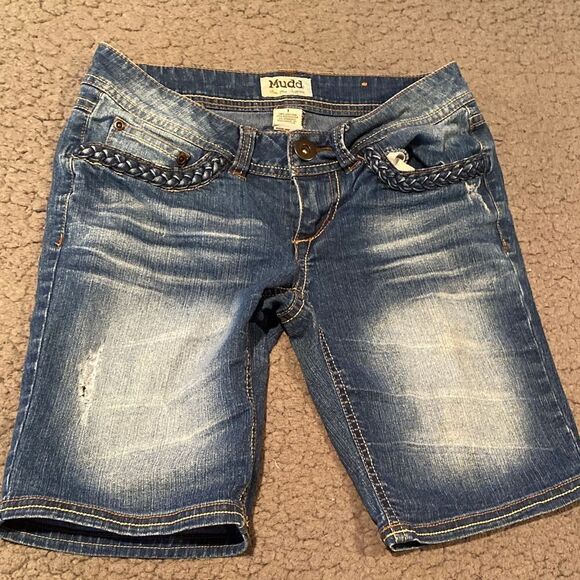 MUDD Bermuda Jean Shorts Size 1 - Picture 2 of 9